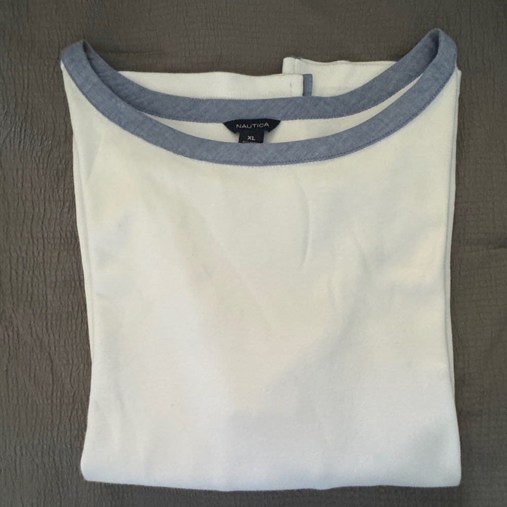 Woman’s Nautica 3/4 sleeve shirt. Size XL